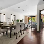 Stonetree - Luxury 2 Bedroom - Beach Access