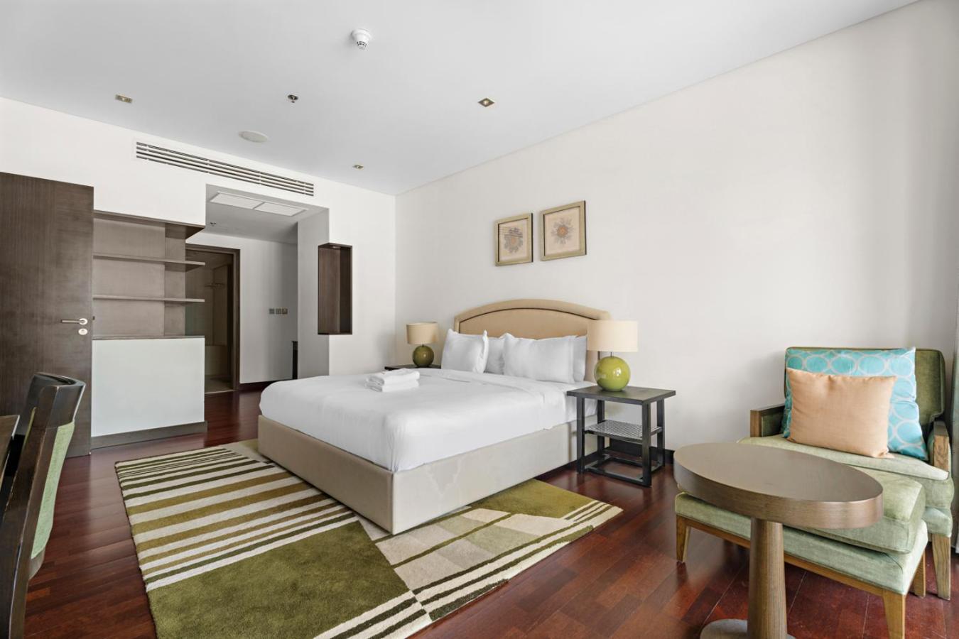 Stonetree - Luxury 2 Bedroom - Access * Dubai